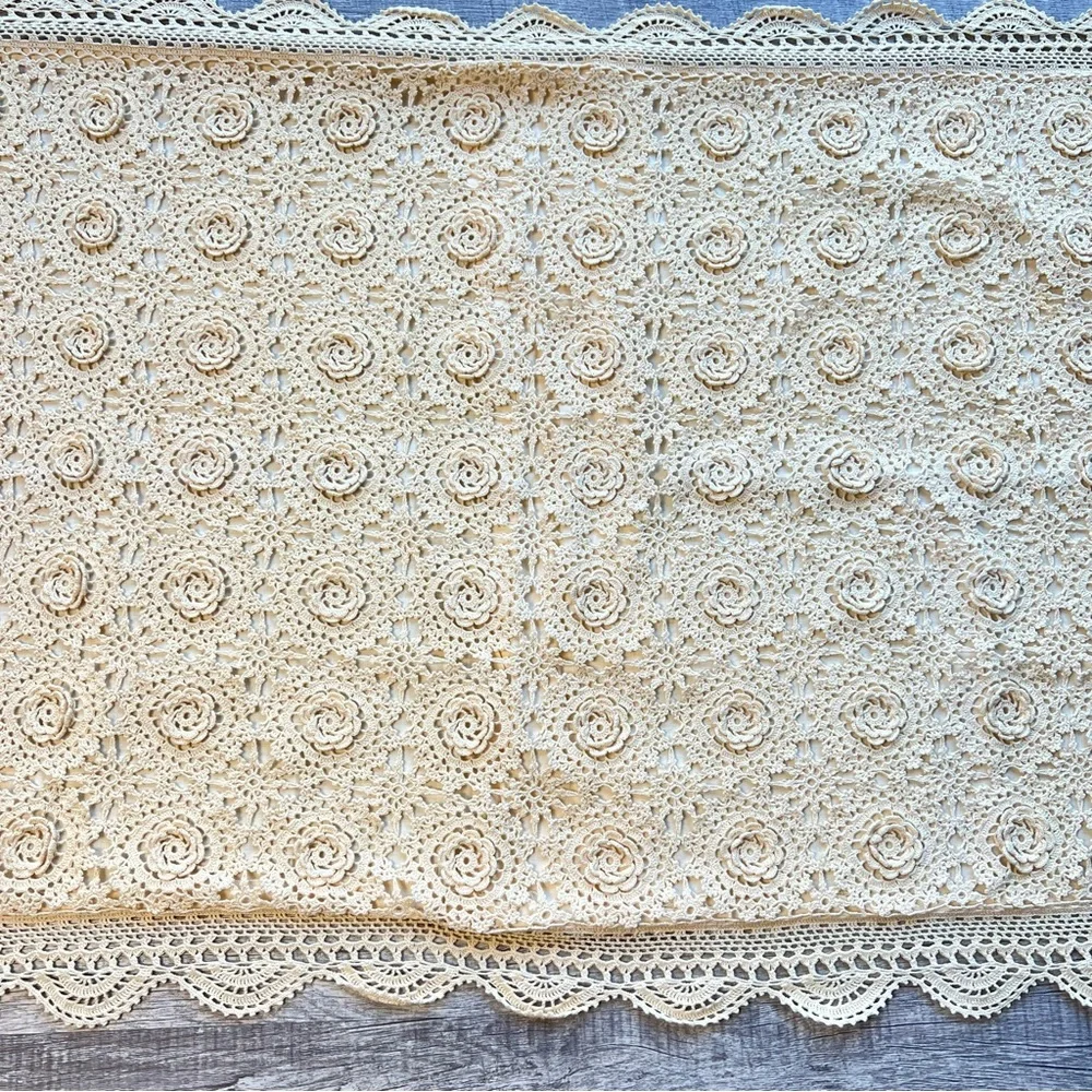 Elegant VTG Keeco Crochet Cottagecore Pillow Covers In Ivory/Cream